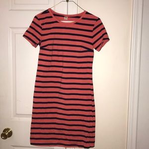 Cute and comfy short sleeved dress
